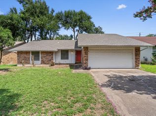 10057 Woodland Village Dr, Austin, TX 78750
