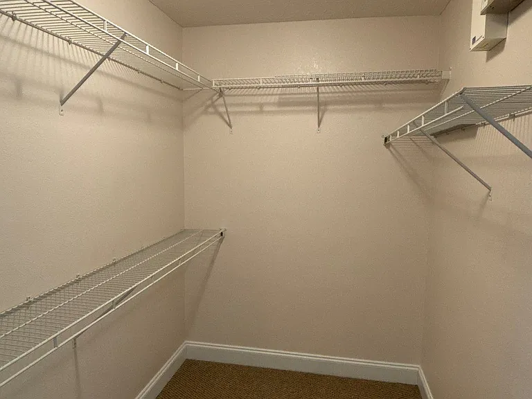 Master Bedroom Walk In Closet