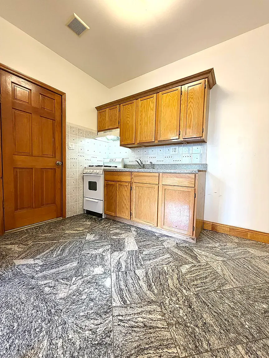 163 Jackson Street — Photo 3