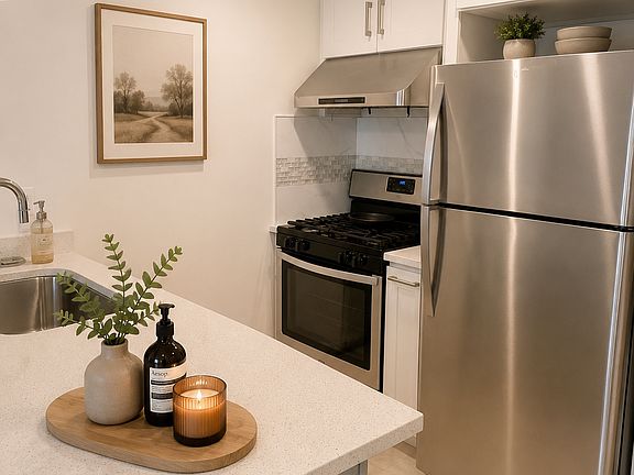 4th image of 137-35 Elder Ave #506
