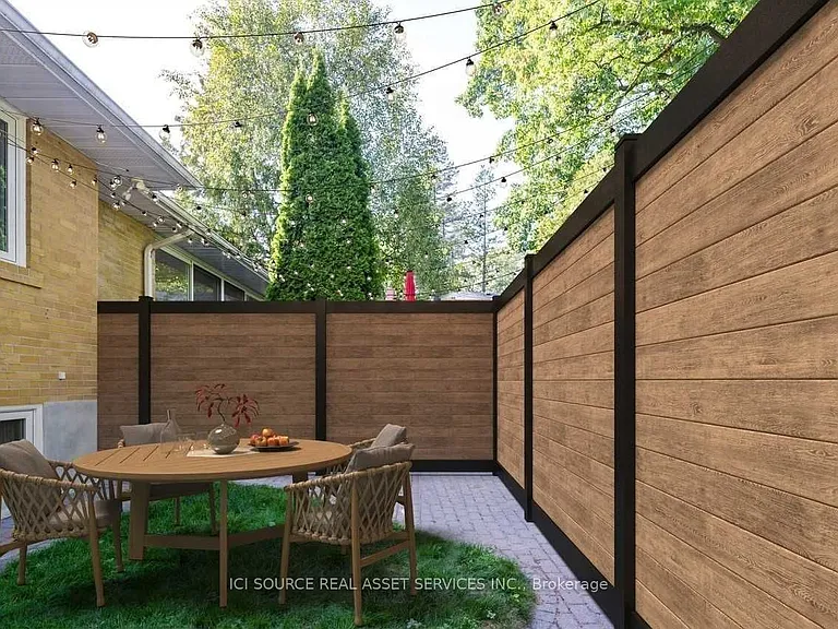 19 Ivy Lea Cres — Photo 2