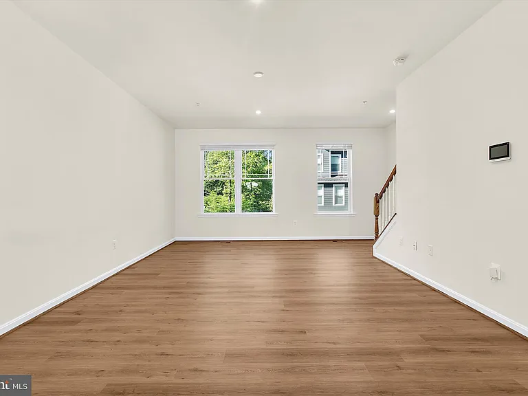 1102 Thomas Trl — Photo 17