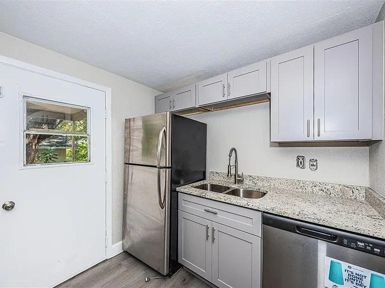 705 3rd Ave NE #C — Photo 16