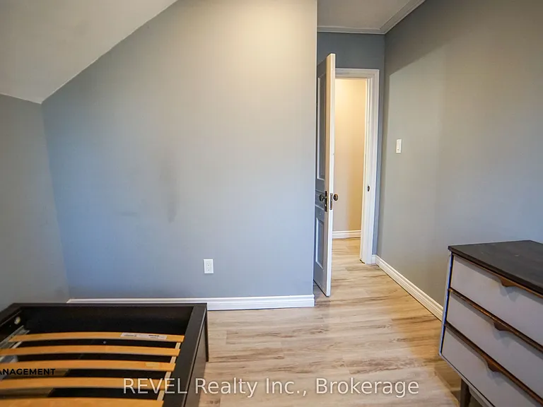 32 Edmund St — Photo 8