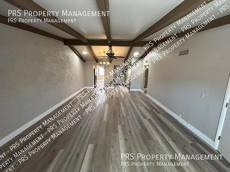 5100 N Miller Rd #11 — Photo 11