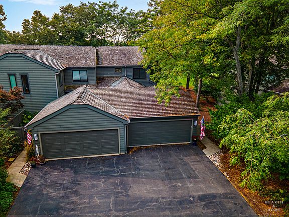 2nd image of 320 Oak Hill Rd