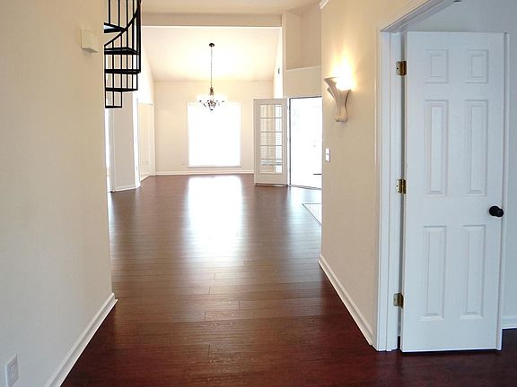 2nd image of 3730 Palisade Park Dr