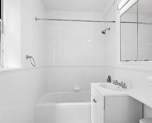 5th image of 40 W 86th St #19B