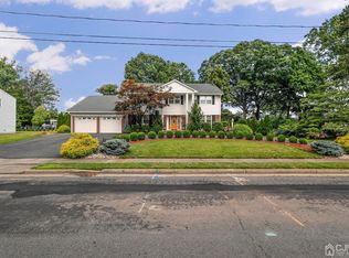 67 Eden Ave, Edison, NJ 08817