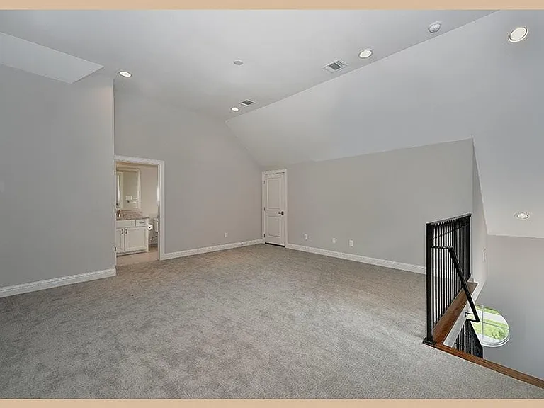 215 Willow St — Photo 21