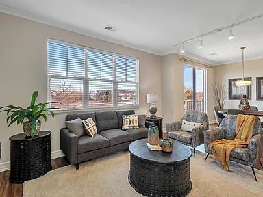 2 Bedroom / 2 Bath - Downstairs