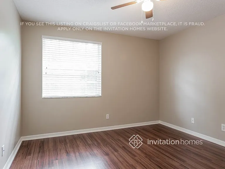 7729 Cedar Hurst Ct — Photo 17