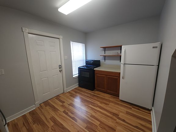 5th image of 2706 Peniston St