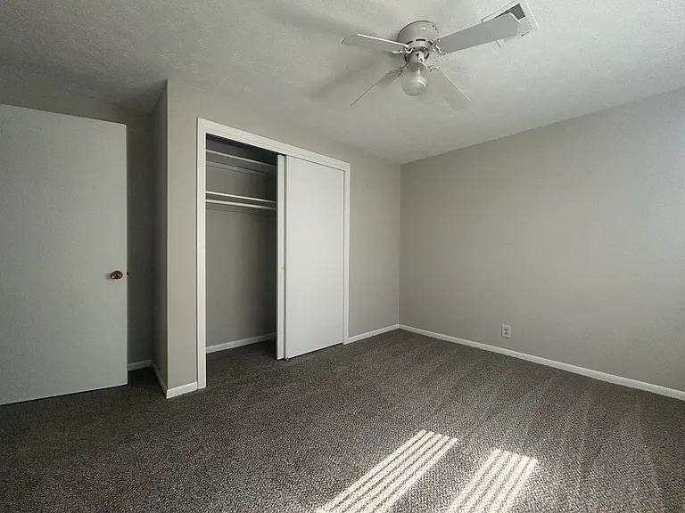 5524-5526 S 42nd Street Ct — Photo 12
