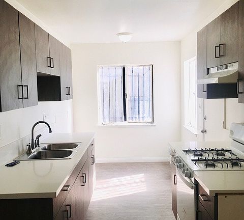 2nd image of 10231 Darby Ave APT 2