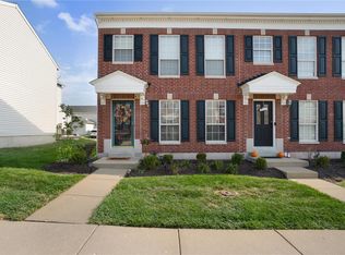 716 Hyde Dr, O'Fallon, MO 63366