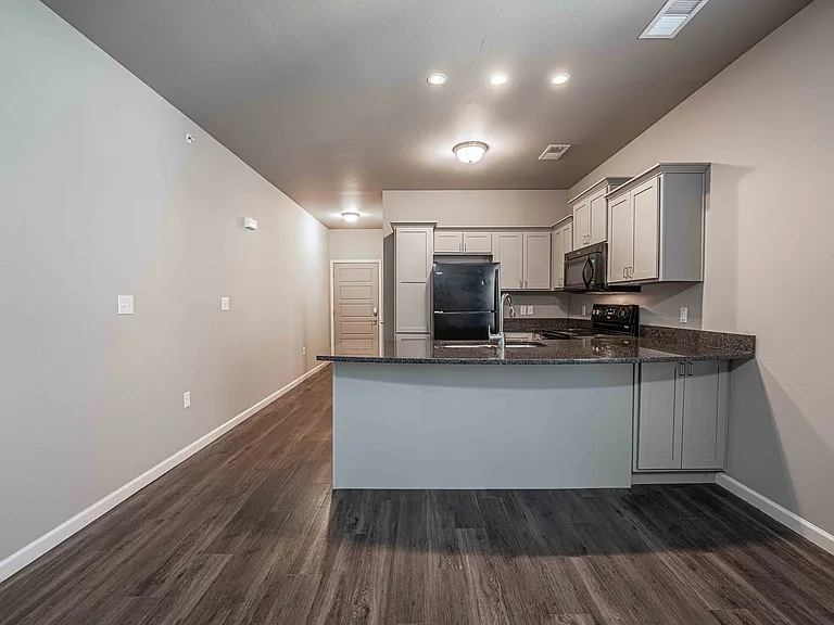 Coryell Commons — Photo 40