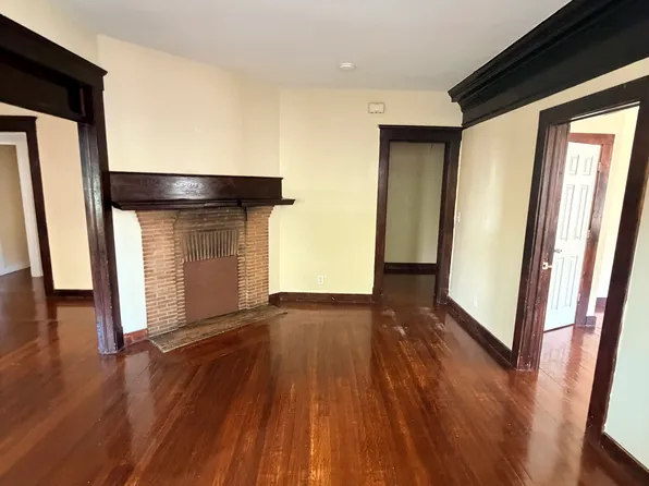 726 Elm St #A, New Haven, CT 06511