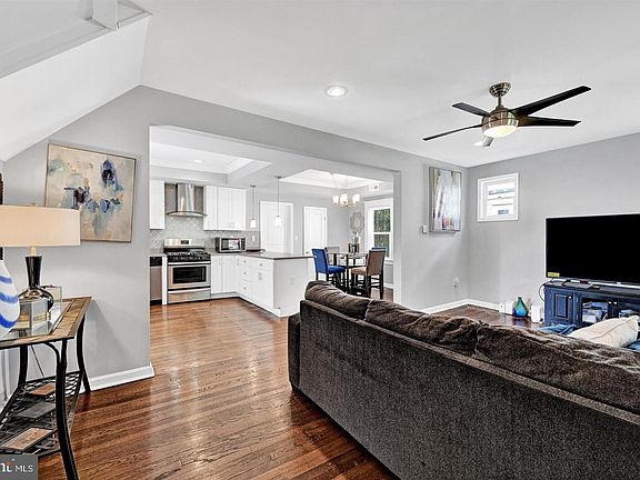 3rd image of 4806 Holder Ave
