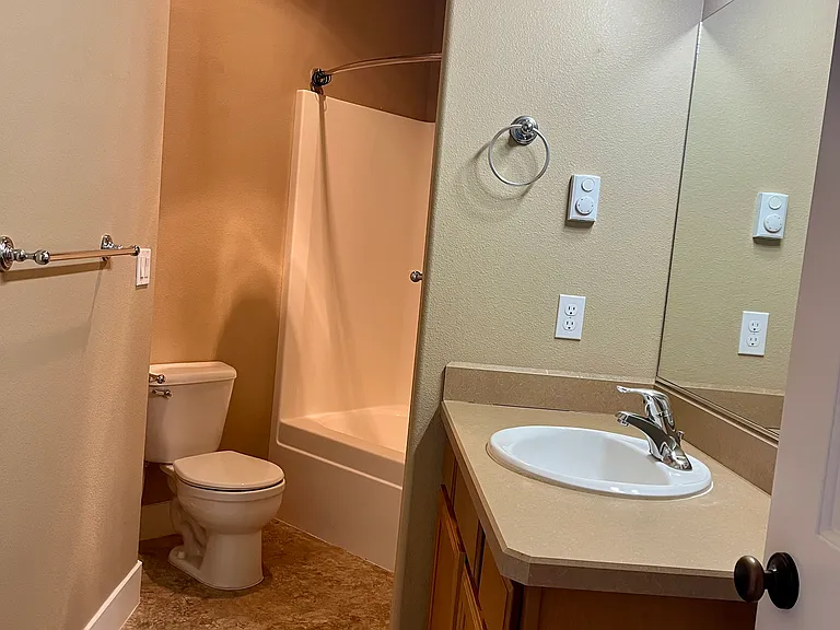 2302 NE Mary Rose Pl #1 — Photo 16