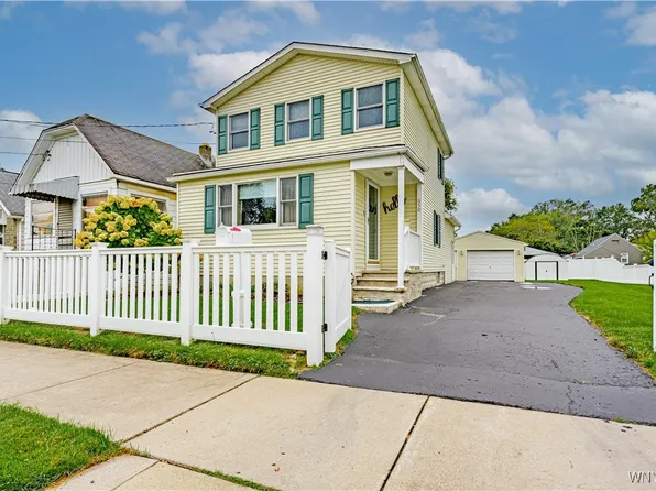 650 72nd St, Niagara Falls, NY 14304