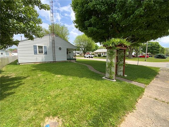 4th image of 1031 Gray Ave