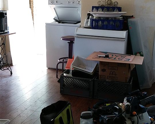 5th image of 213 W Knox Ave