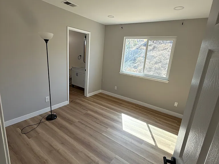 711 Canterbury Cir — Photo 16