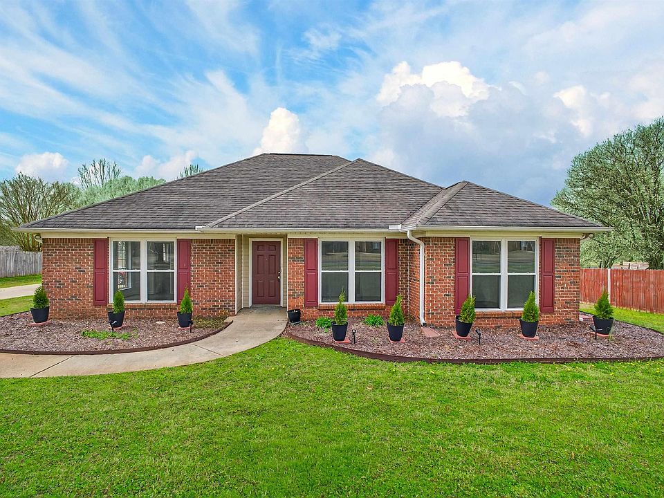 1st image of 154 Silverstone Ln