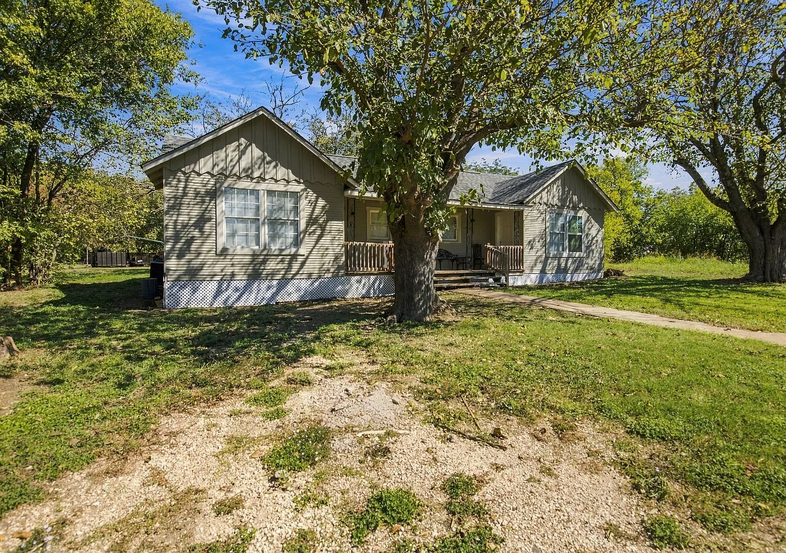 808 Mill St — Photo 1