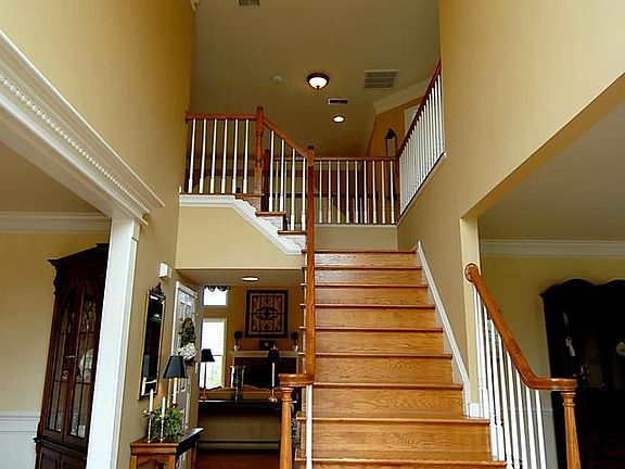2nd image of 22790 Oatlands Grove Pl