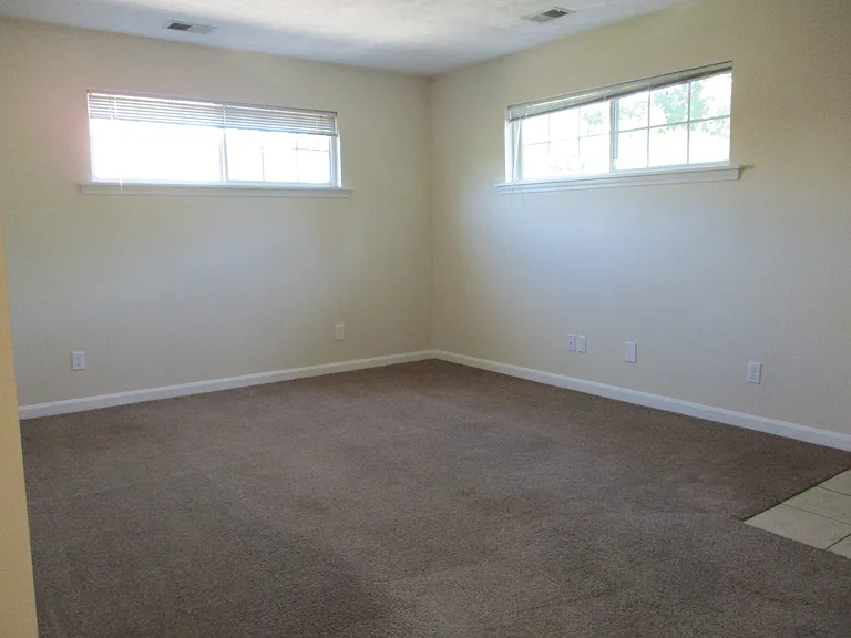 2501 Gladstone Cir #202 — Photo 3