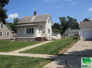 914 3rd Ave SE, Le Mars, IA 51031
