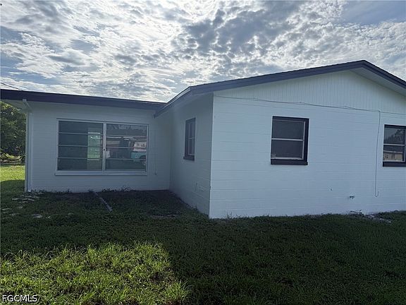 5th image of 212 Davis Rd