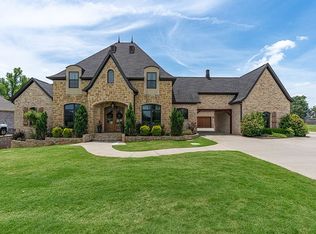 2545 Riverfront Ln, Fayetteville, AR 72703