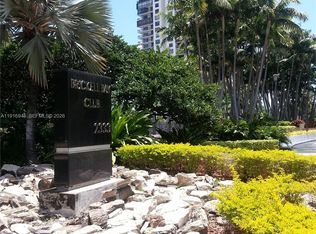 2333 Brickell Ave APT 2215, Miami, FL 33129