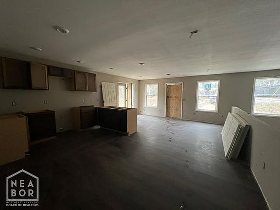 4th image of 1602 Tonya Dr