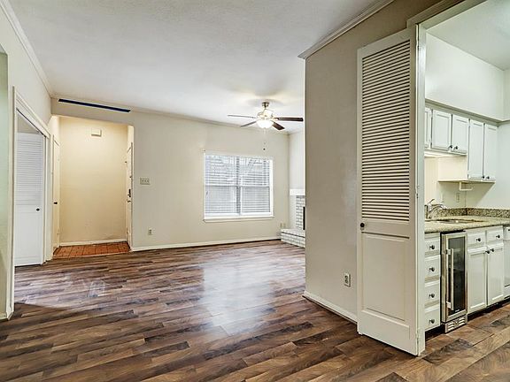 5th image of 706 Bering Dr APT J