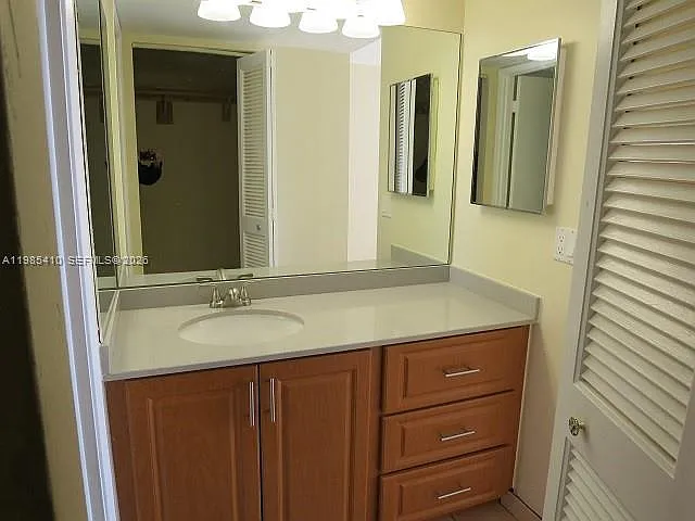 600 NE 36th St #517 — Photo 16