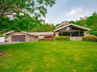 590 Currybush Rd, Schenectady, NY 12306