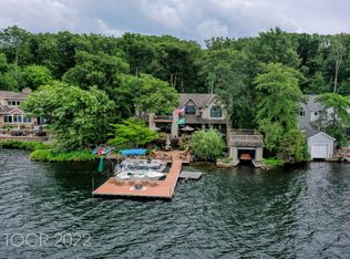 38 Old Lake End Rd, Newfoundland, NJ 07435