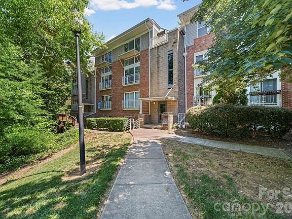 3rd image of 3825 Picasso Ct