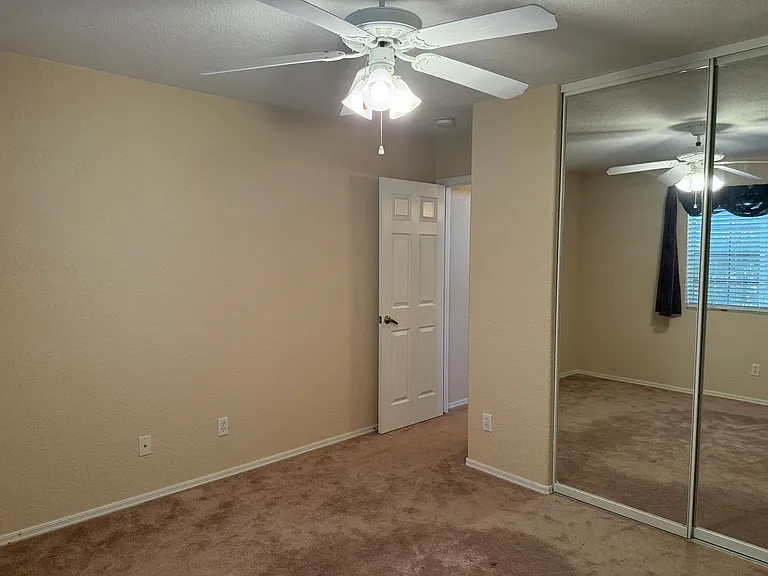 2135 Cosnina Dr — Photo 10