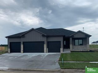 8724 S 81st St, Lincoln, NE 68516