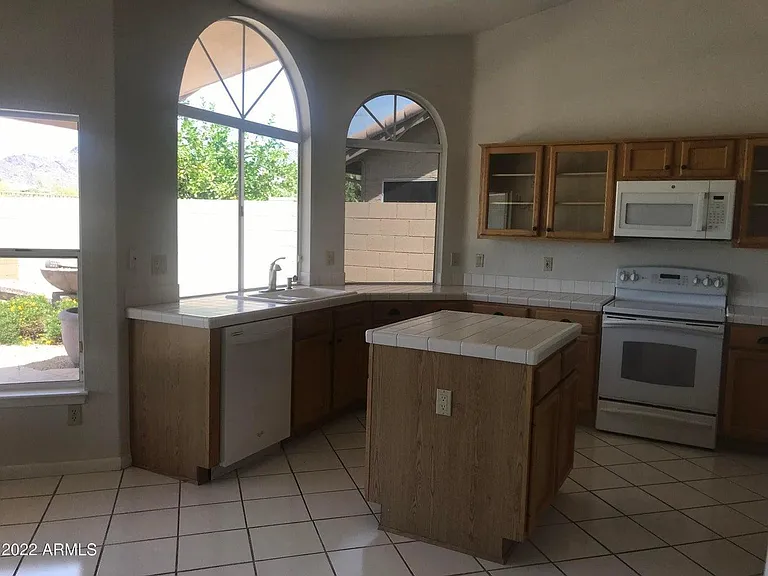 9440 E Palm Tree Dr — Photo 4
