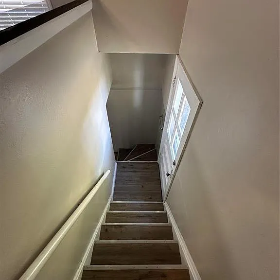 815 Fontaine Pl — Photo 2