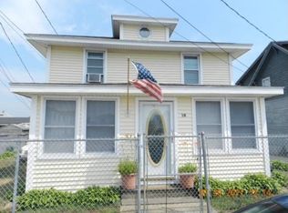 10 M St, Hampton, NH 03842