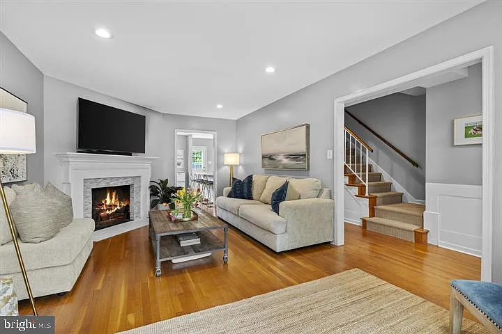 6707 Melrose Dr — Photo 1