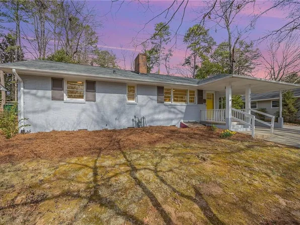 3021 Kinnamon Rd, Winston Salem, NC 27104