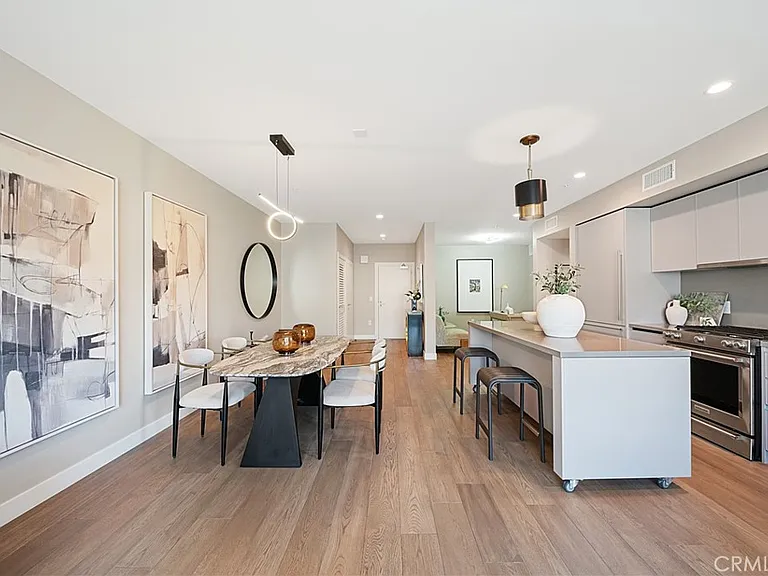 39 S Los Robles Ave #6010 — Photo 6